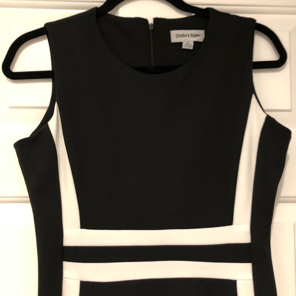 Sheath Dress - Picture 3 of 4